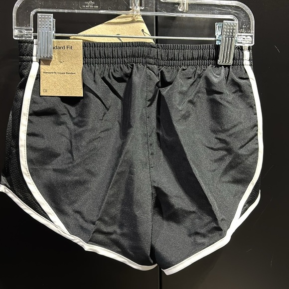 Nike Dri-Fit Standard Fit running shorts,panty lined,elastic drawstring waist - Picture 4 of 14